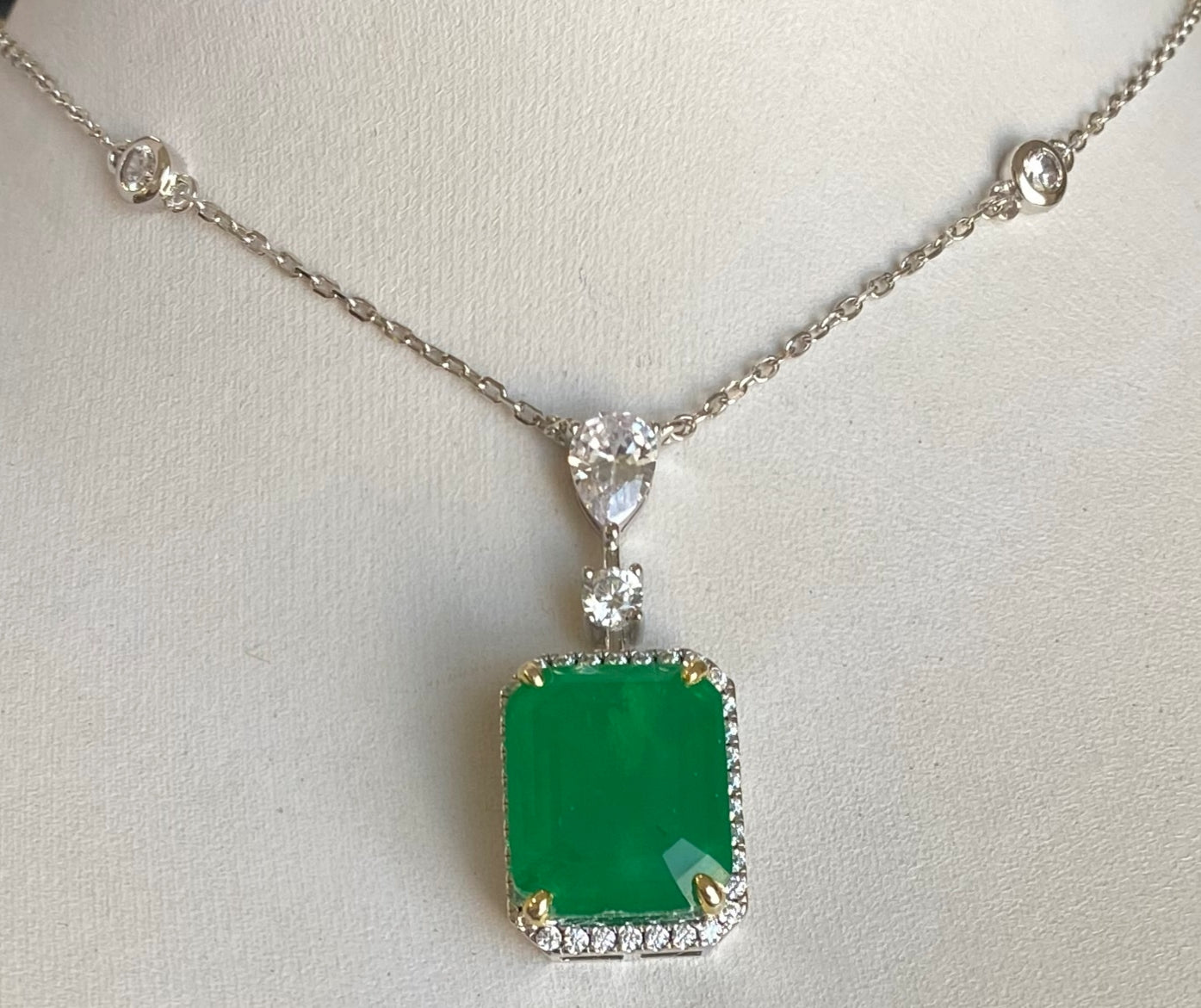 Radiant Diamond Veneer Cubic Zirconia halo Pendant Necklace. 800P101