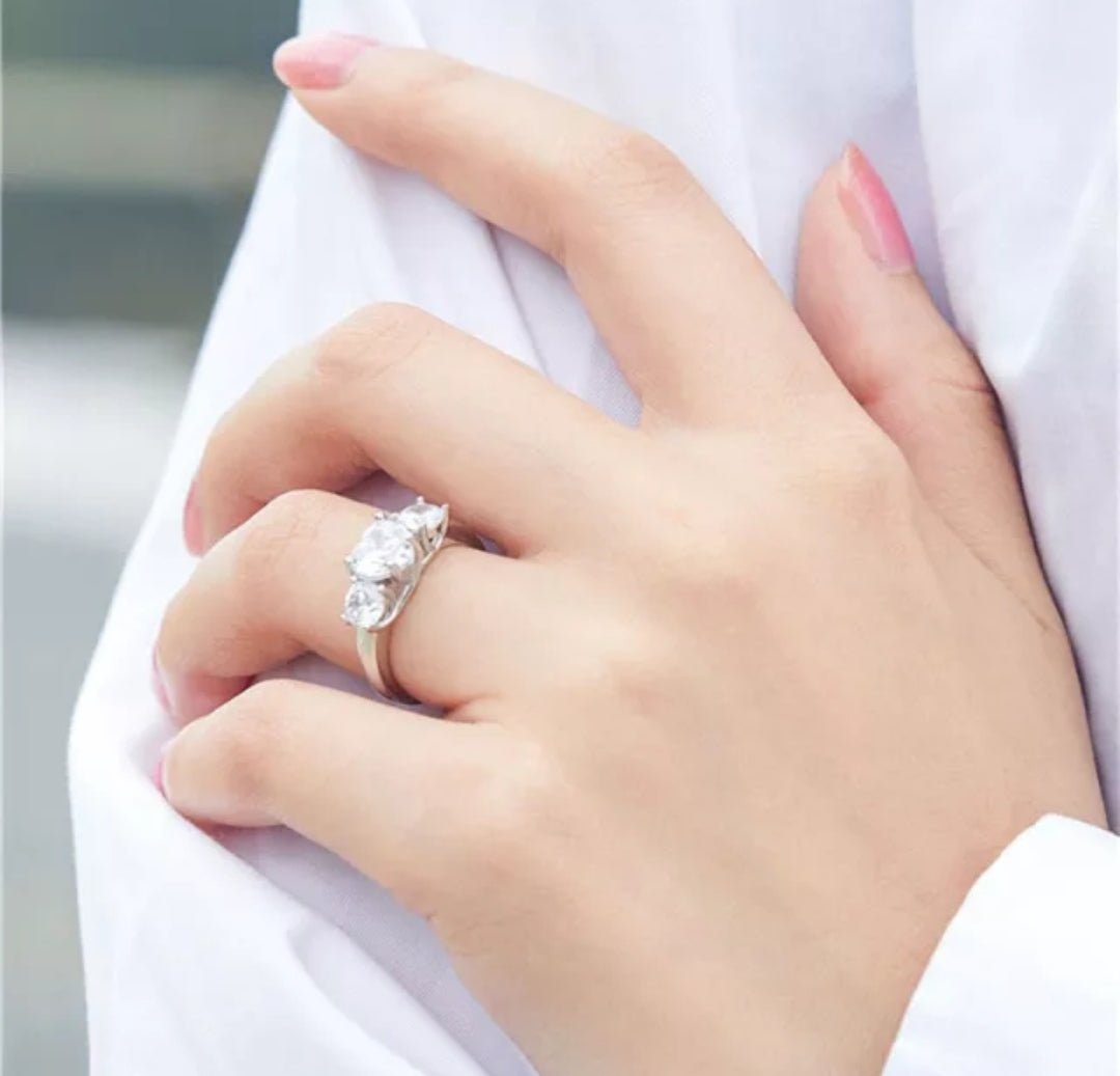 2CT Round Diamond Veneer Cubic zirconia Ring. 635R71261