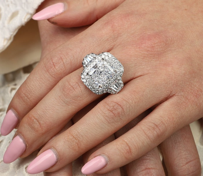 5CT Cushion Diamond Veneer Cubic Zirconia Ring. 800R202