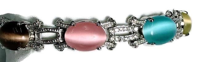 Cat's Eye Oval Cabochon set w/Zirconite Cubic Zirconia Bracelet 501B097