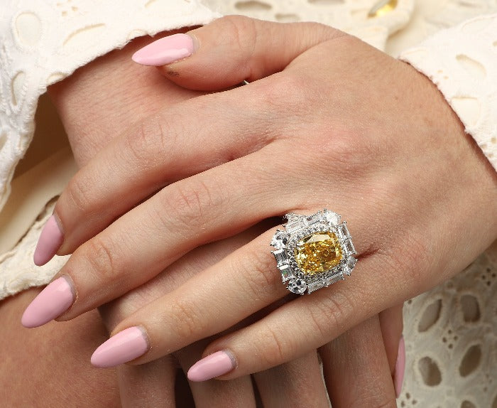 Cocktail Cushion Diamond Veneer Cubic Zirconia Ring. 800R1140