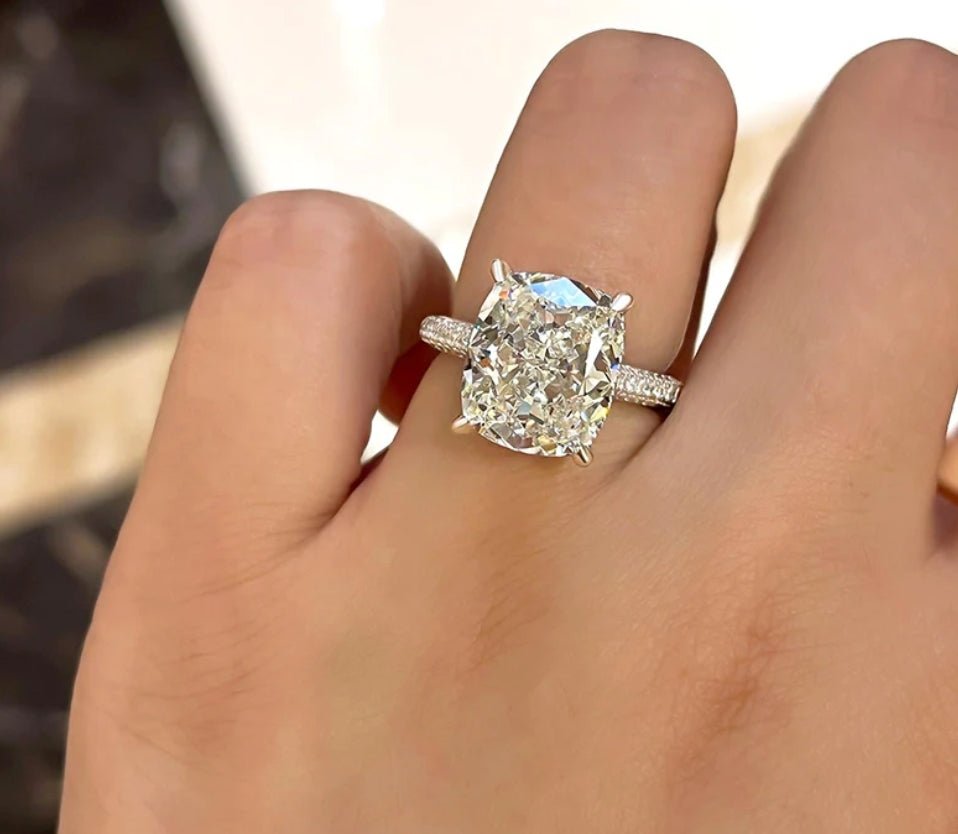 Cushion Cubic Zirconia Engagement Ring. Diamond Veneer 800R1008