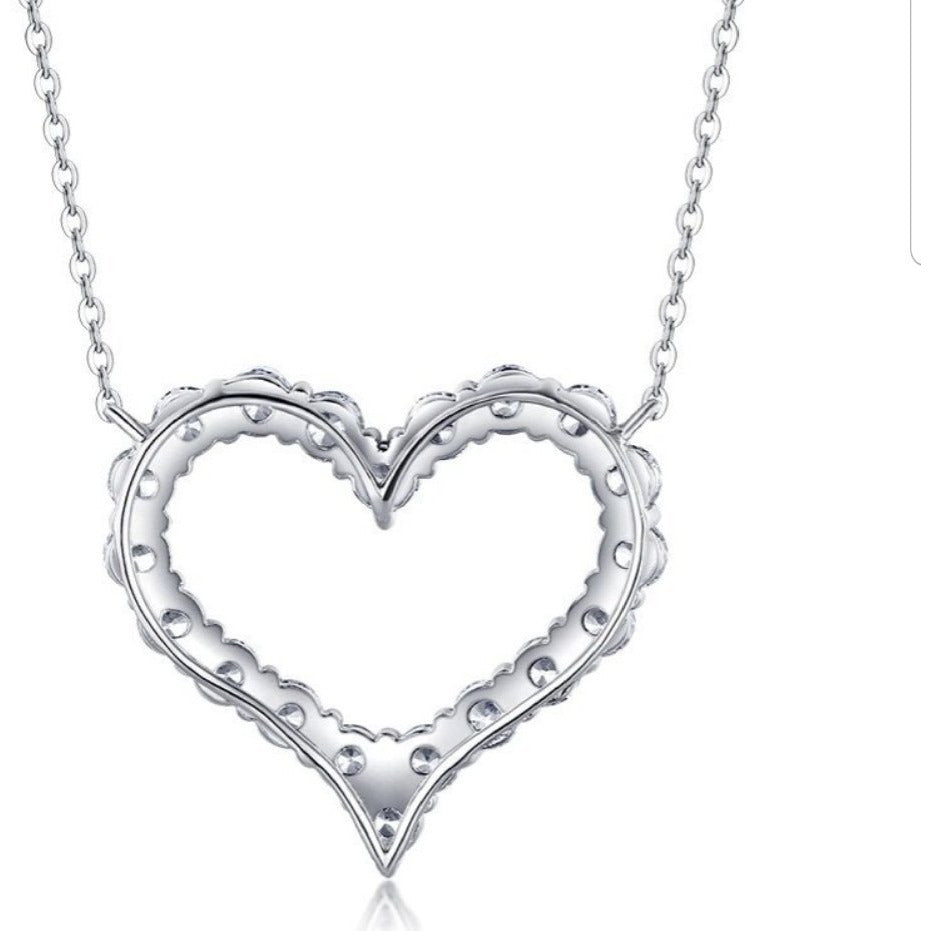 Classic Diamond Veneer Cubic Zirconia Heart Pendant. 635P20285
