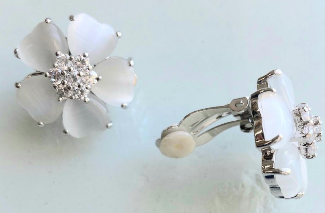 Zirconite Cat's Eye Heart Flower Earrings. 626E20011