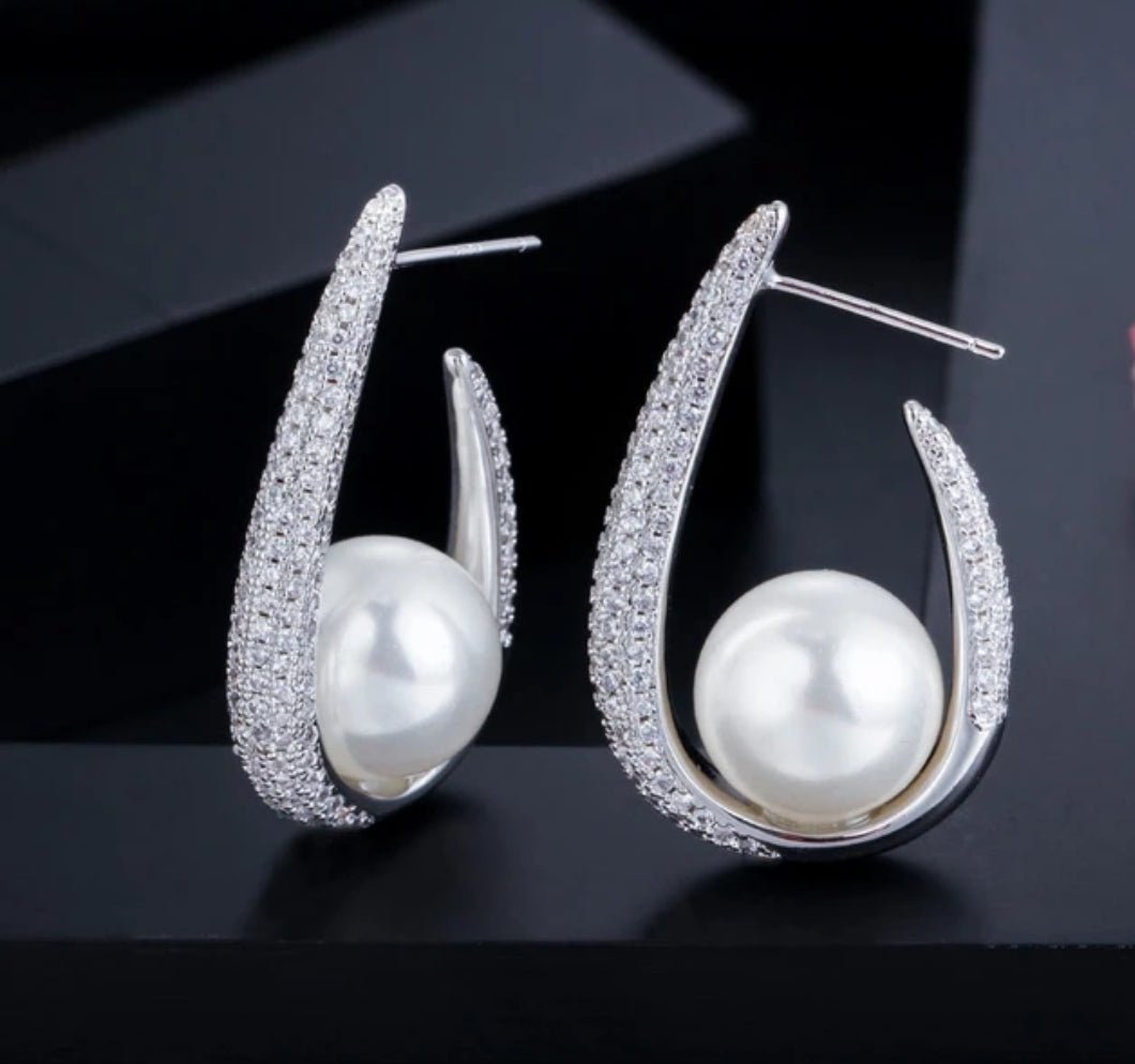 Zirconite Cubic Zirconia & Pearl Hoop Earrings. 826E09