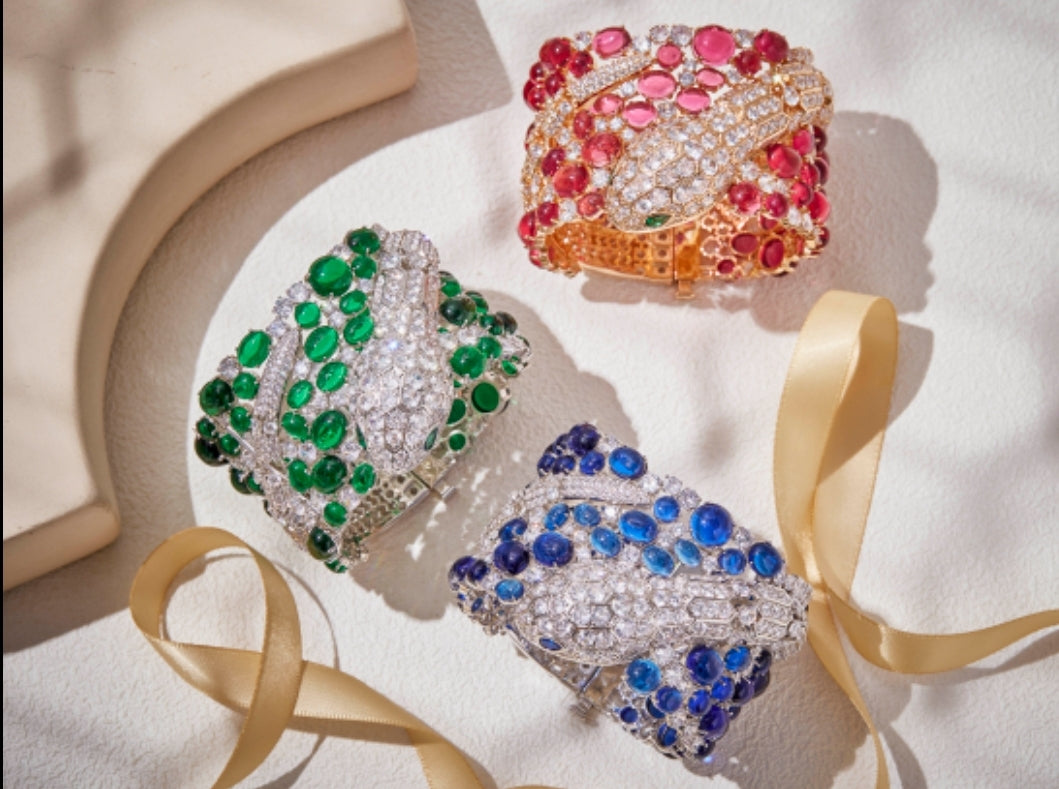 Luxurious jeweled Cabochon Bangle Zirconite . 840B300