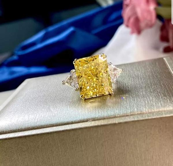 Diamond Veneer Cubic Zirconia Ring. 635R72098CR