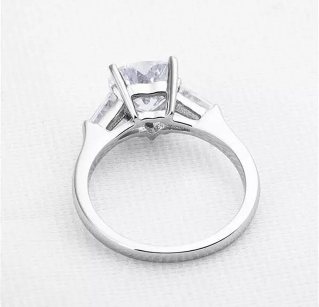 5CT Heart Cubic Zirconia Ring. Diamond Veneer 635R71352