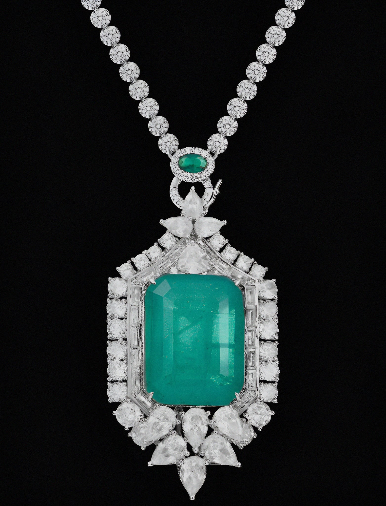 Colombian Emerald fusion Luxury Necklace Zirconite. 840N104E