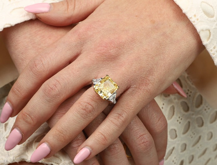 Three stones Cubic Zirconia Engagement Ring. 803R100