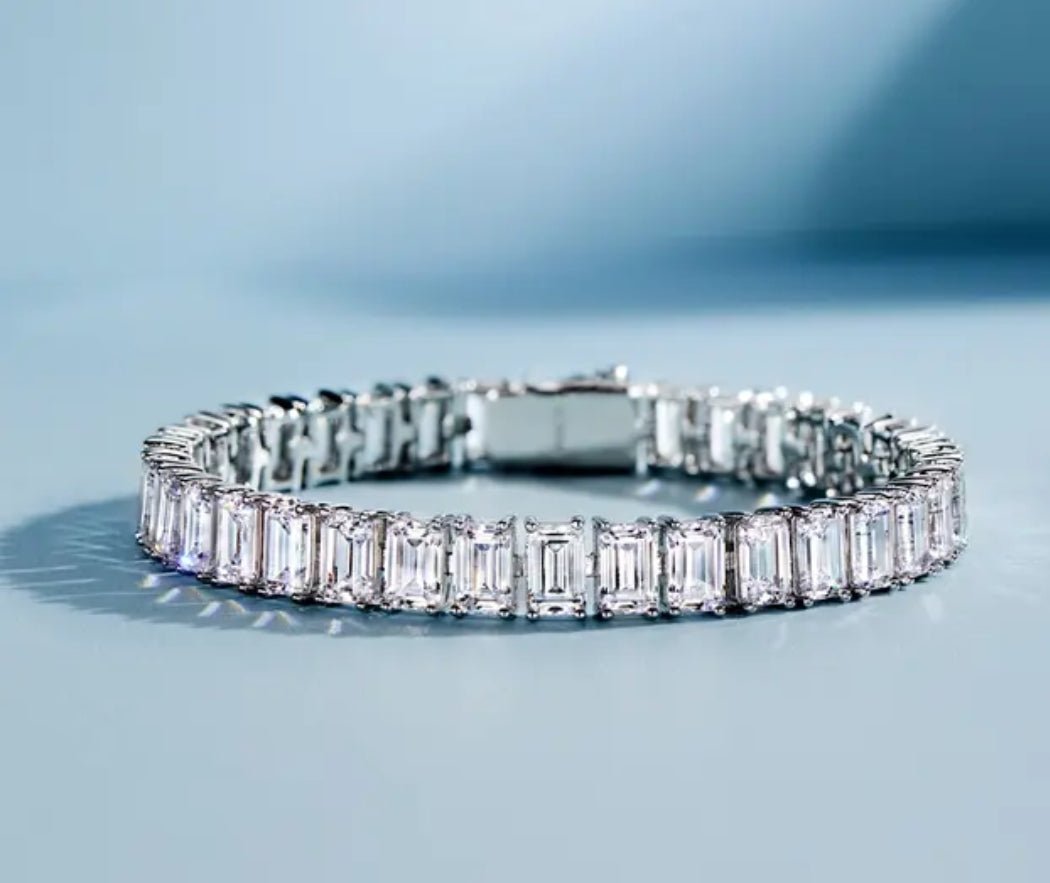 Emerald cut Zirconite Cubic Zirconia Bracelet. 602B30169