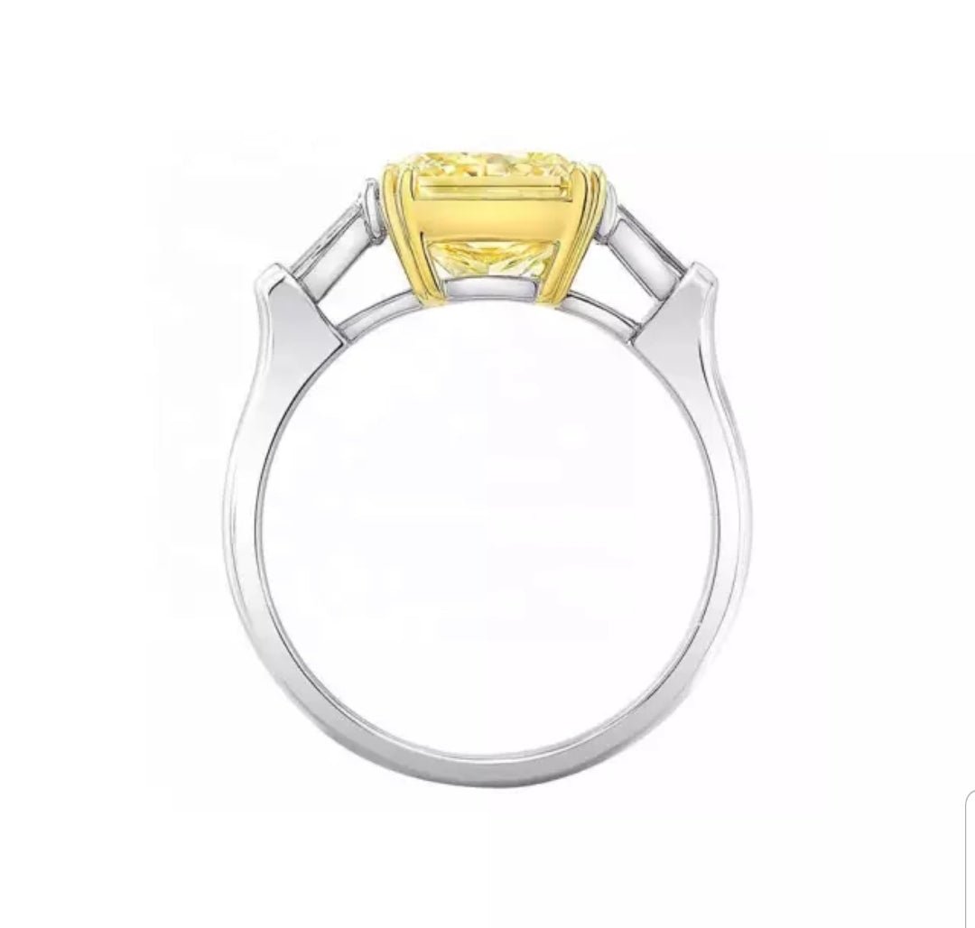 4CT Square Cubic Zirconia Engagement Ring. 800R077