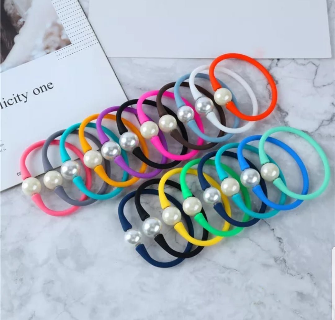 Zirconite Pearl Rubber Bracelet Bangle. 837B100