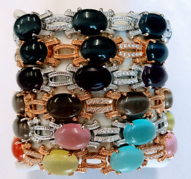 Cat's Eye Oval Cabochon set w/Zirconite Cubic Zirconia Bracelet 501B097