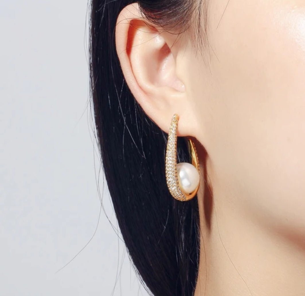 Zirconite Cubic Zirconia & Pearl Hoop Earrings. 826E09