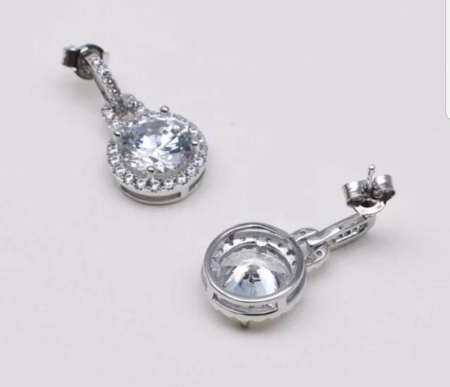 6CT TW Round Cubic Zirconia Earrings. Diamond Veneer 635E10732