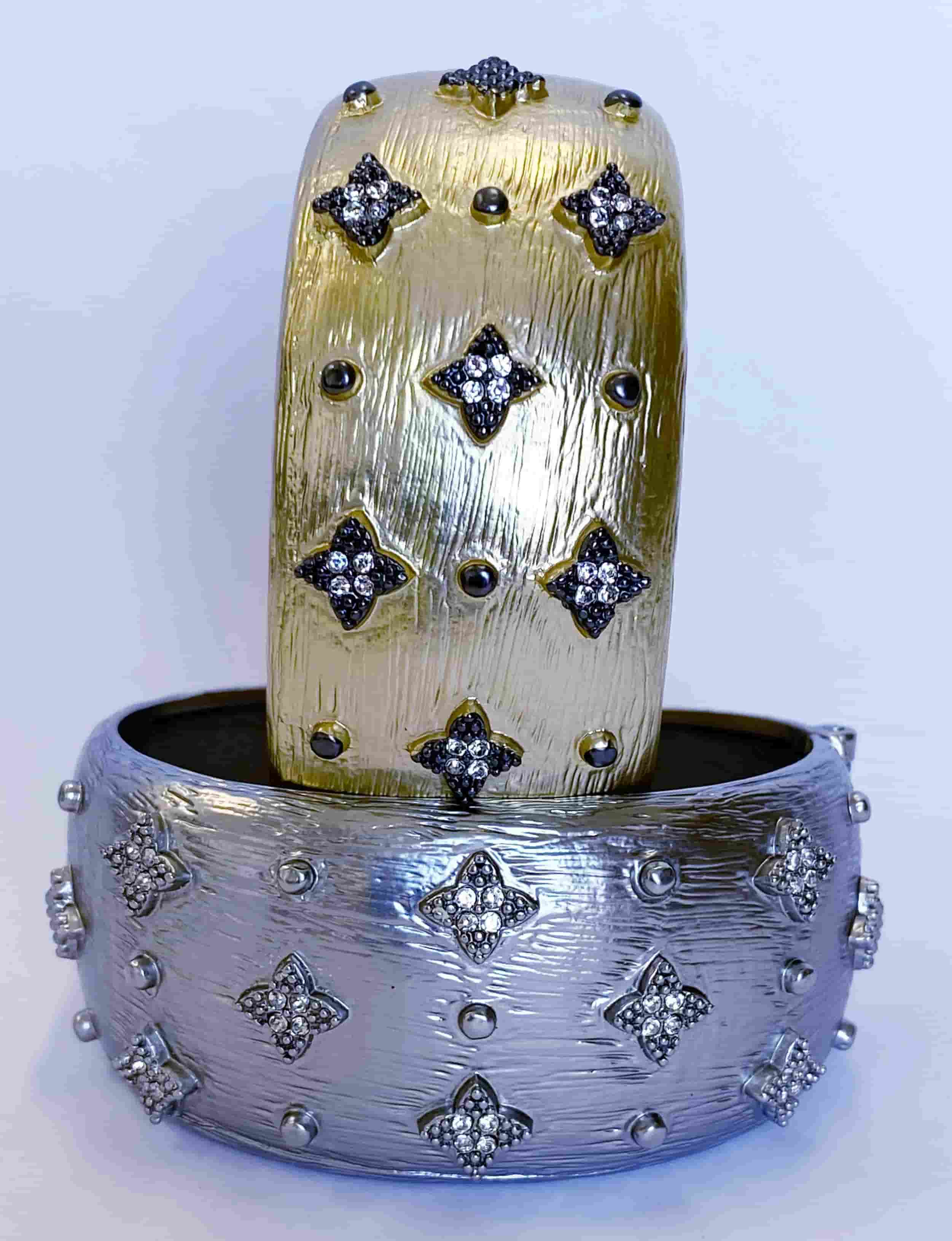 Zirconite wide hinged Bangle Bracelet. 500B7140