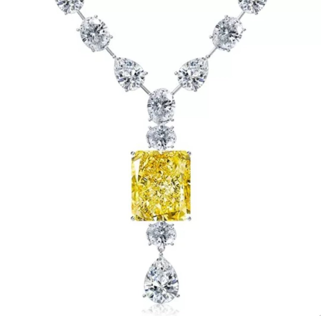 Cubic Zirconia Statement Necklace Pendant. Diamond Veneer 830N095