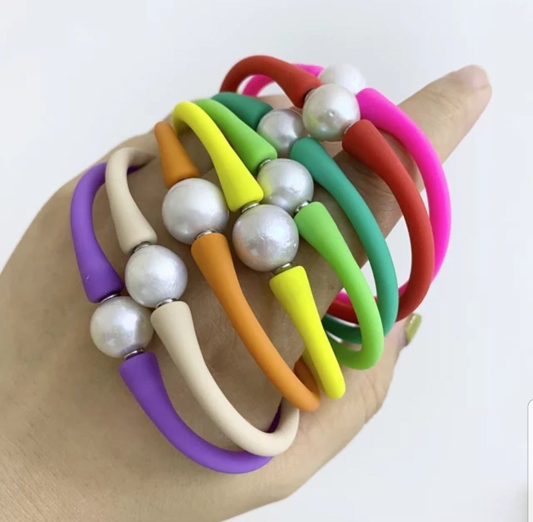 Zirconite Pearl Rubber Bracelet Bangle. 837B100