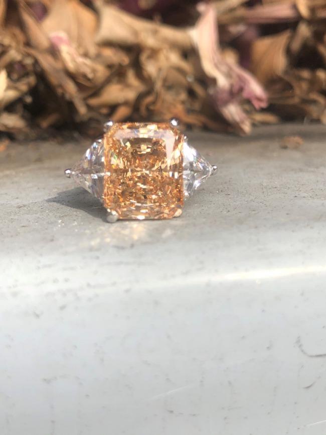 Radiant Diamond Veneer Cubic Zirconia Ring. 635R71337