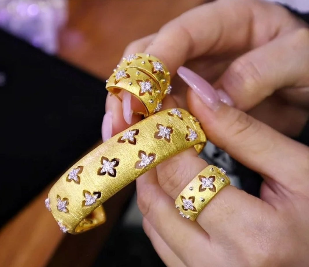 Inspired Italian design satin open Bangle. 831B104