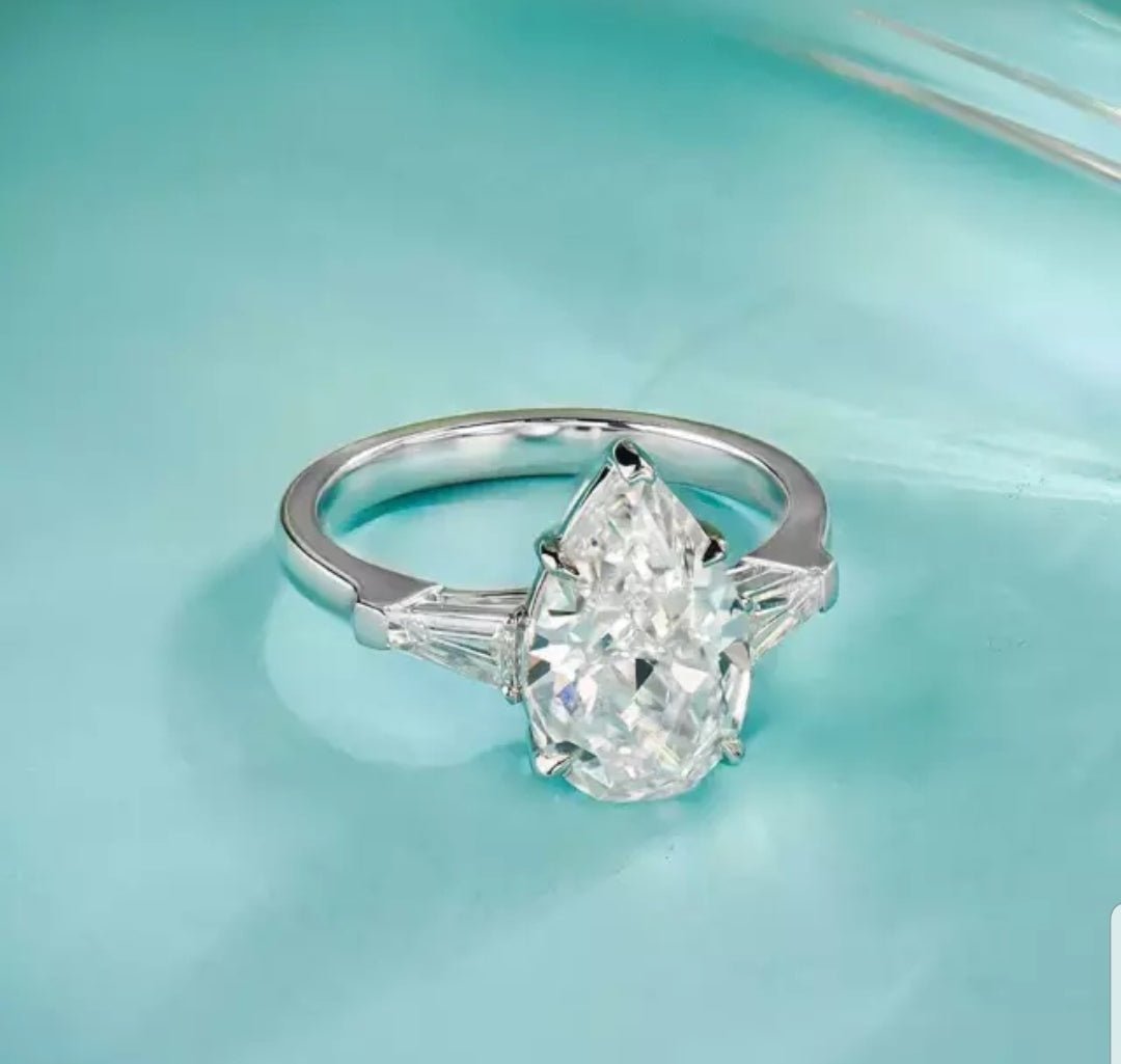 6CT Pear Cubic Zirconia Engagement Ring. 800R528