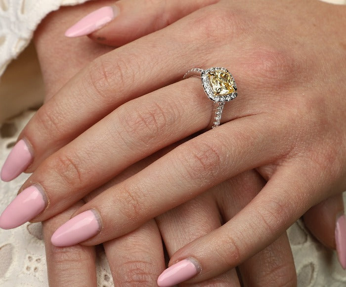 Cushion Square Cubic Zirconia Diamond Veneer Ring.  800R074