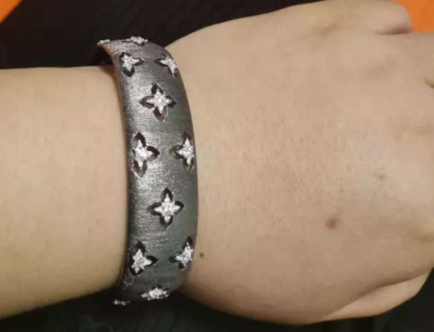 Inspired Italian design satin open Bangle. 831B104