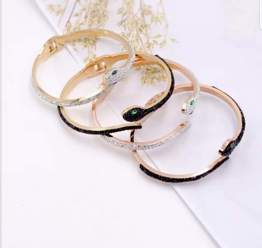 Face-off Snake Crystals Stainless Steel hinged Bangle Bracelet. 655B4