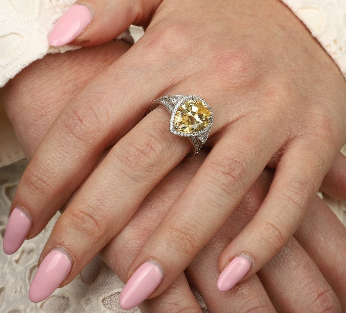 4CT Pear Cubic Zirconia Engagement Ring. 800R513