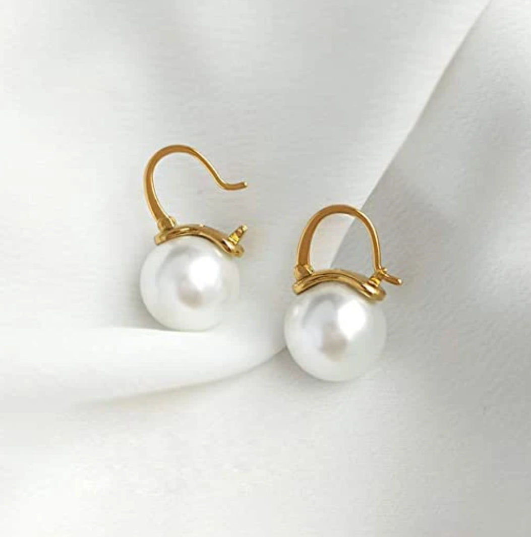 White Pearls Cubic zirconia Earrings Zirconite. 826E3092
