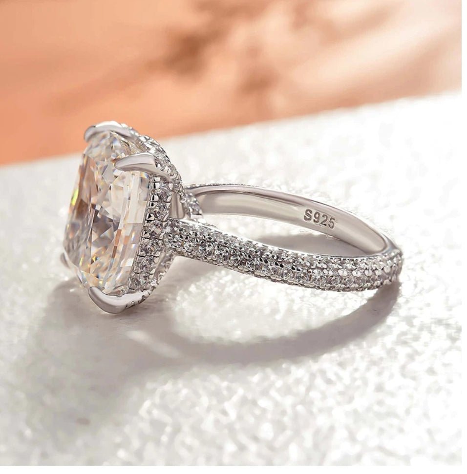 Cushion Cubic Zirconia Engagement Ring. Diamond Veneer 800R1008