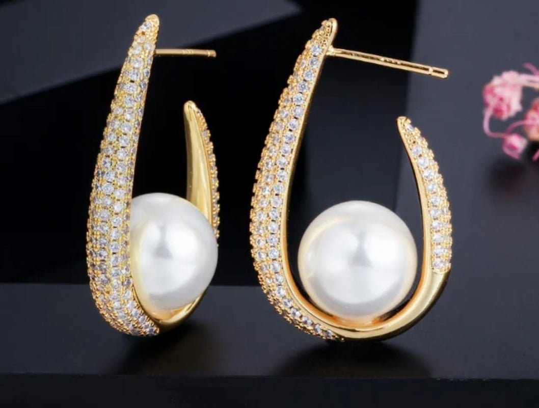 Zirconite Cubic Zirconia & Pearl Hoop Earrings. 826E09
