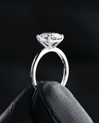 Round Cubic Zirconia Solitaire Engagement Ring. 635R208A