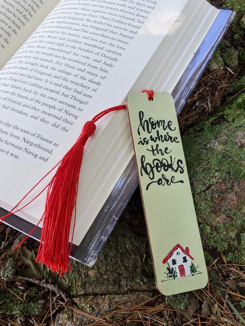 Wooden Bookmark, Home Is Where the Books Are - Artistic Handcrafted Page Holder for Book Lovers, Ideal Gift for Readers