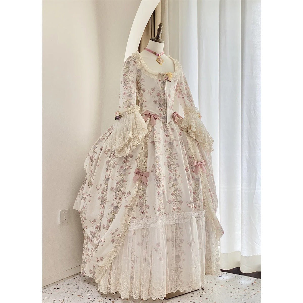 Robe Rococo Marie Antoinette | Costume de Bal du 18e Siècle