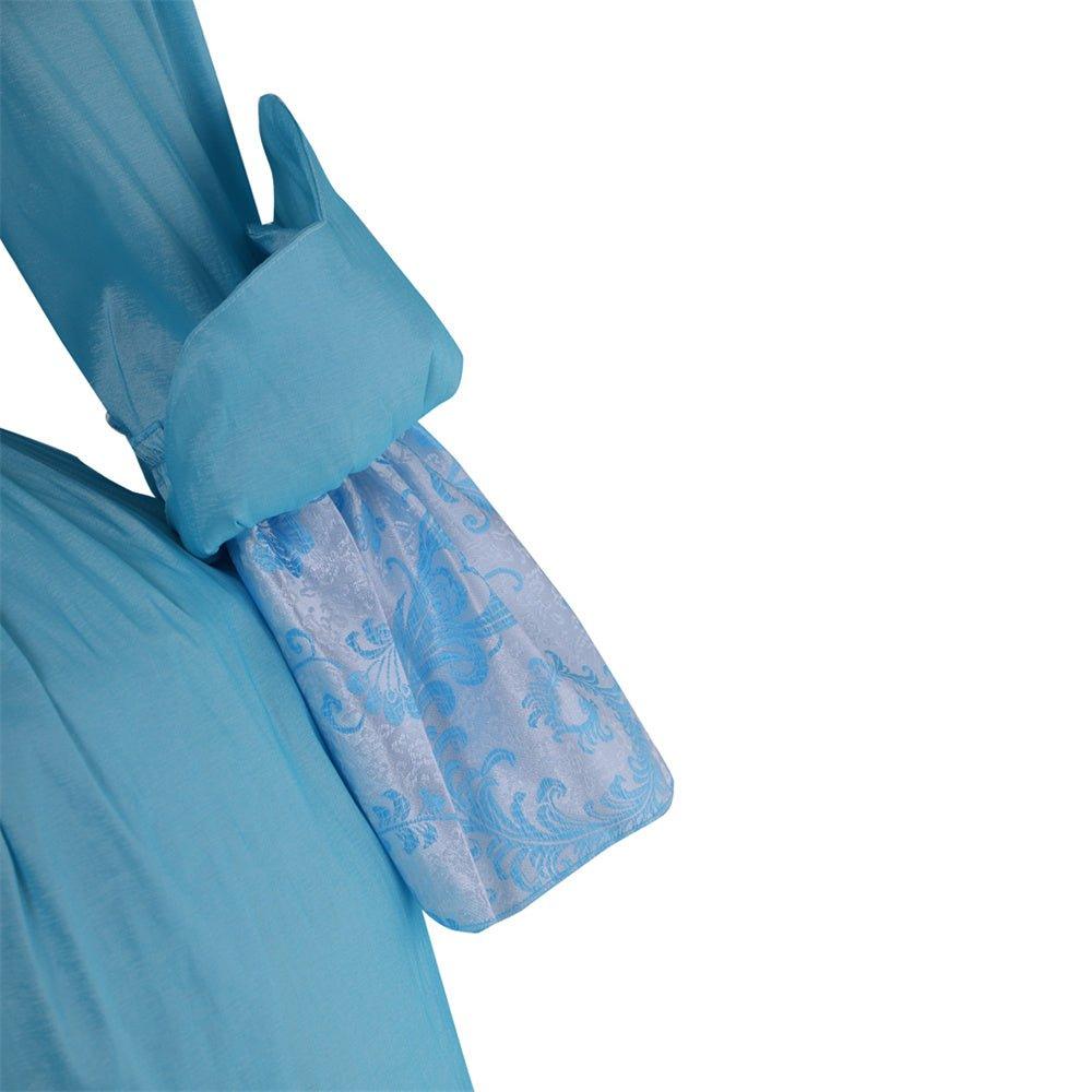 Robe Rococo Bleu Azur du 18e Siècle - Broderie et Dentelle de L'AniMirage