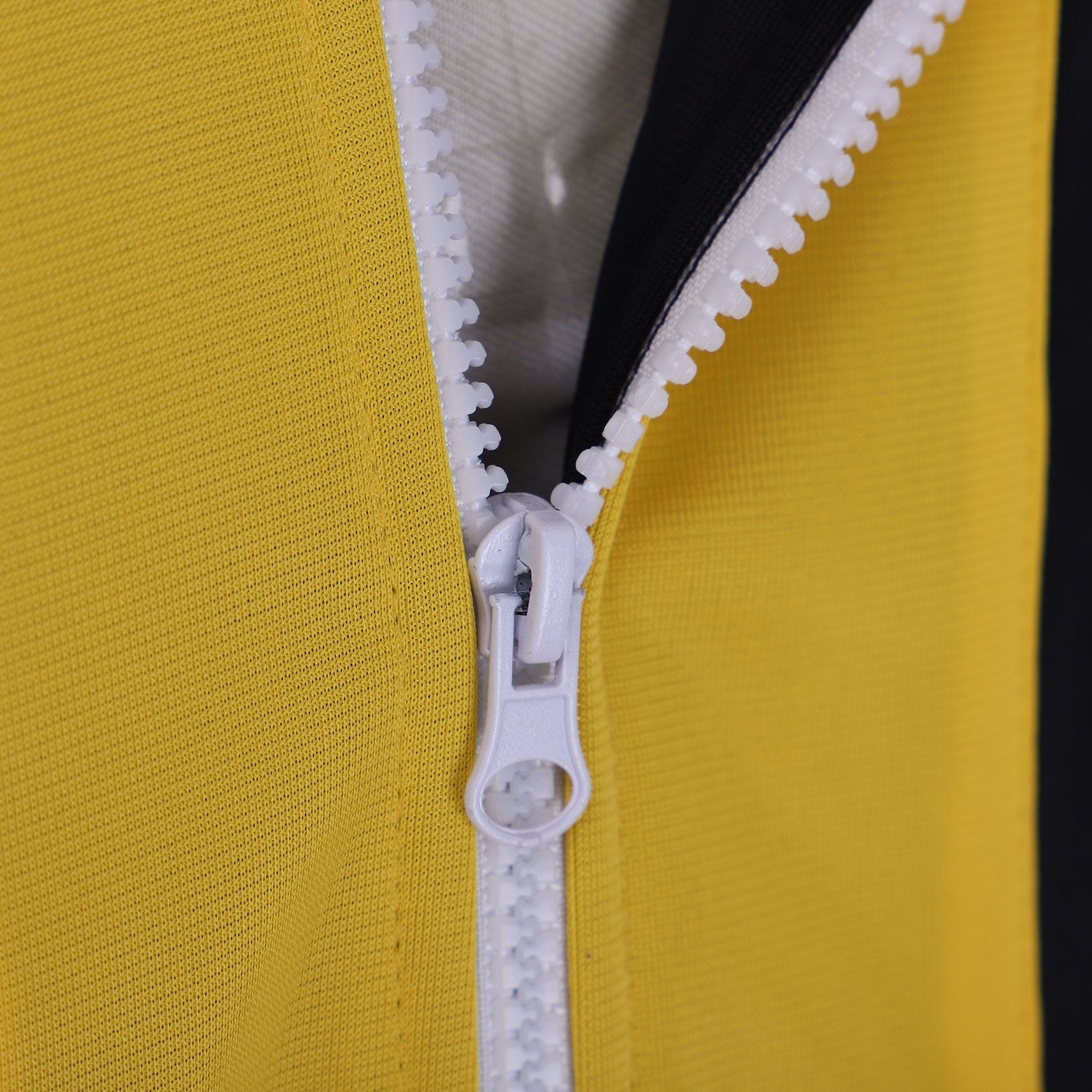 Veste Cosplay Chie Satonaka Persona 4 - Costume Anime Authentique