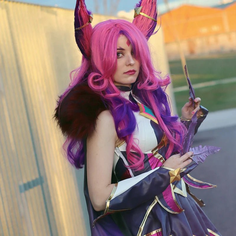 Perruque Cosplay LOL Star Guardian Xayah Les Rebelles 65cm Longue Rose Violette avec Oreilles Cheveux Synthétiques Résistants à la Chaleur