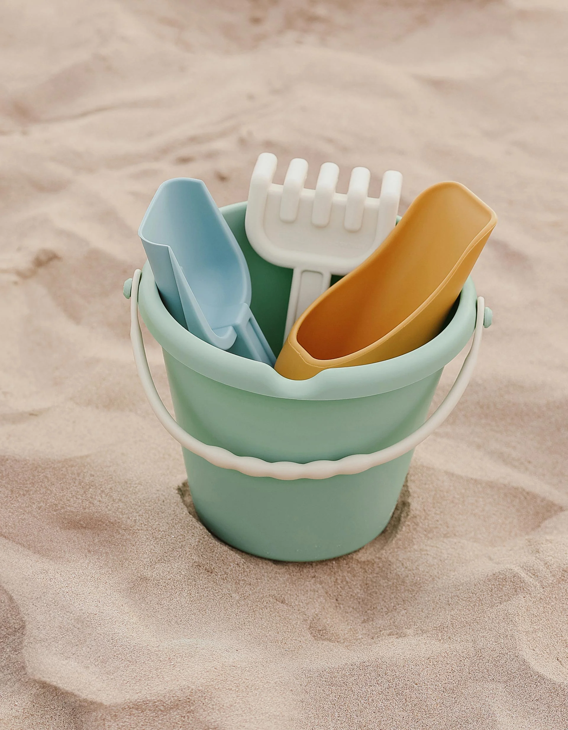 Baby Beach Set 4Pcs by Miniland 18M+