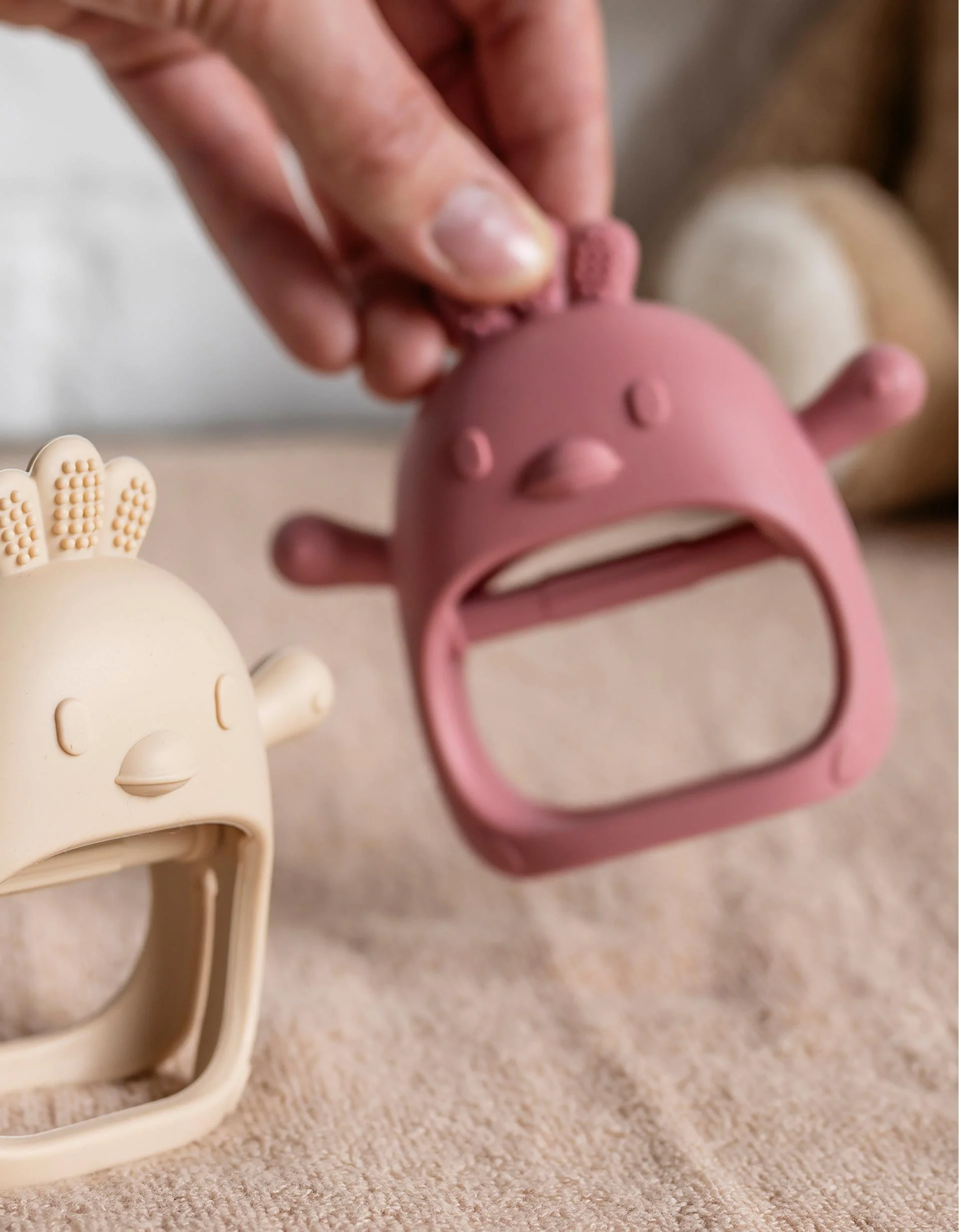 Silicone Glove Teether Nattou 0M+, Pink
