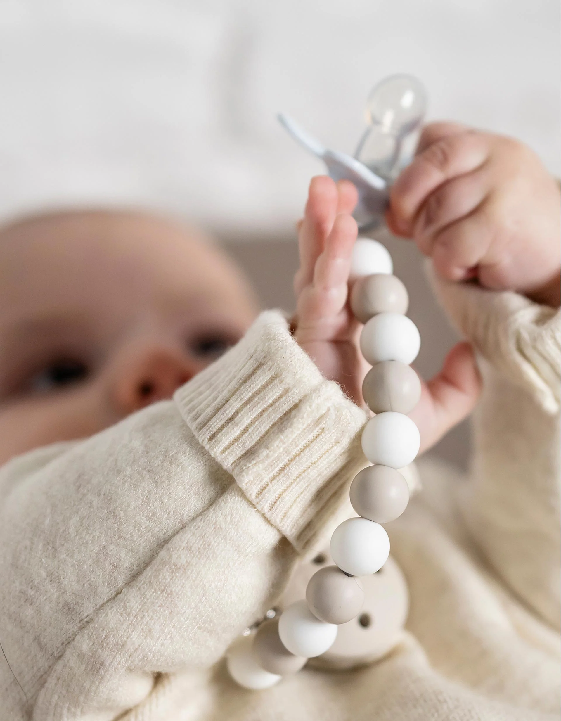 Silicone Soother Clip Nattou, Clay/White