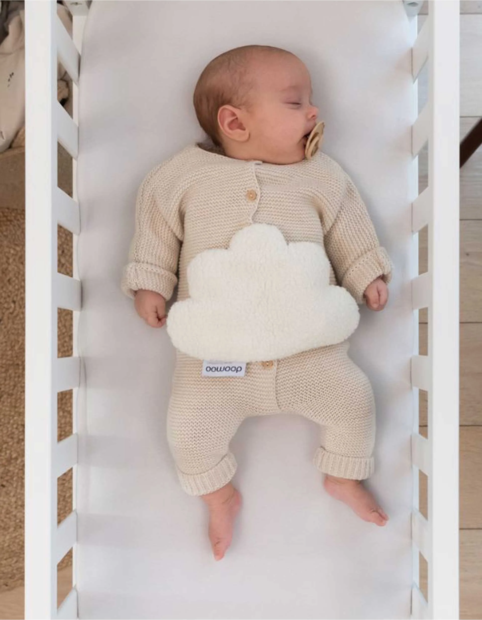 Doomoo Cloud Anti-Colic Pillow, White