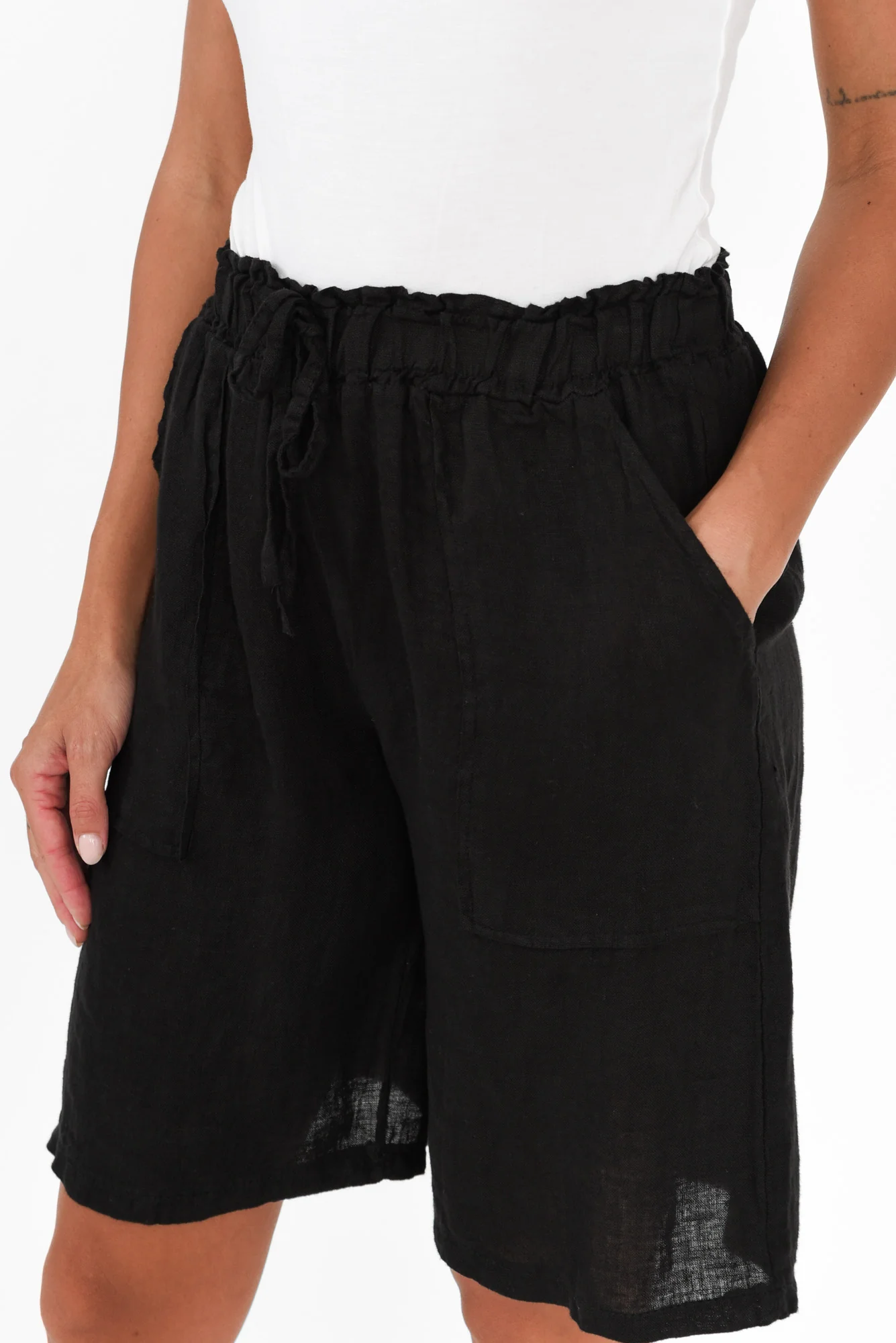 Paulina Black Linen Drawstring Shorts