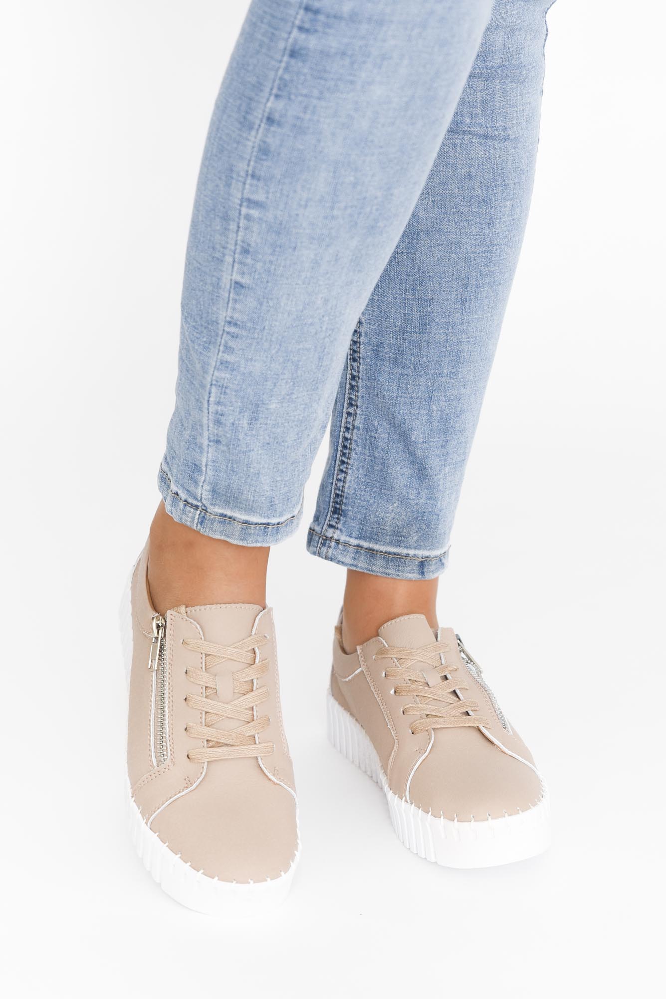 Medusa Nude Platform Sneaker