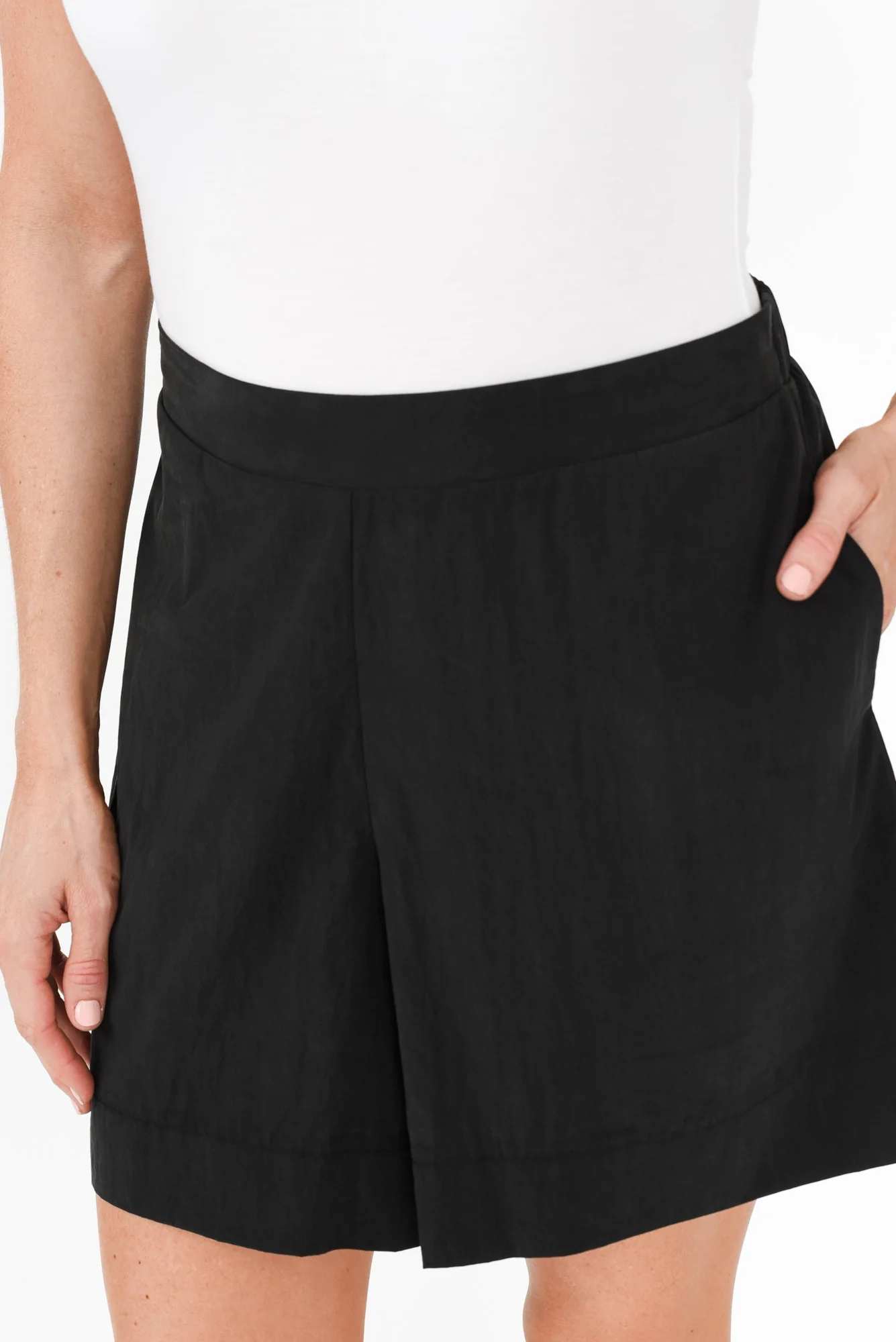 Leeka Black Pocket Shorts